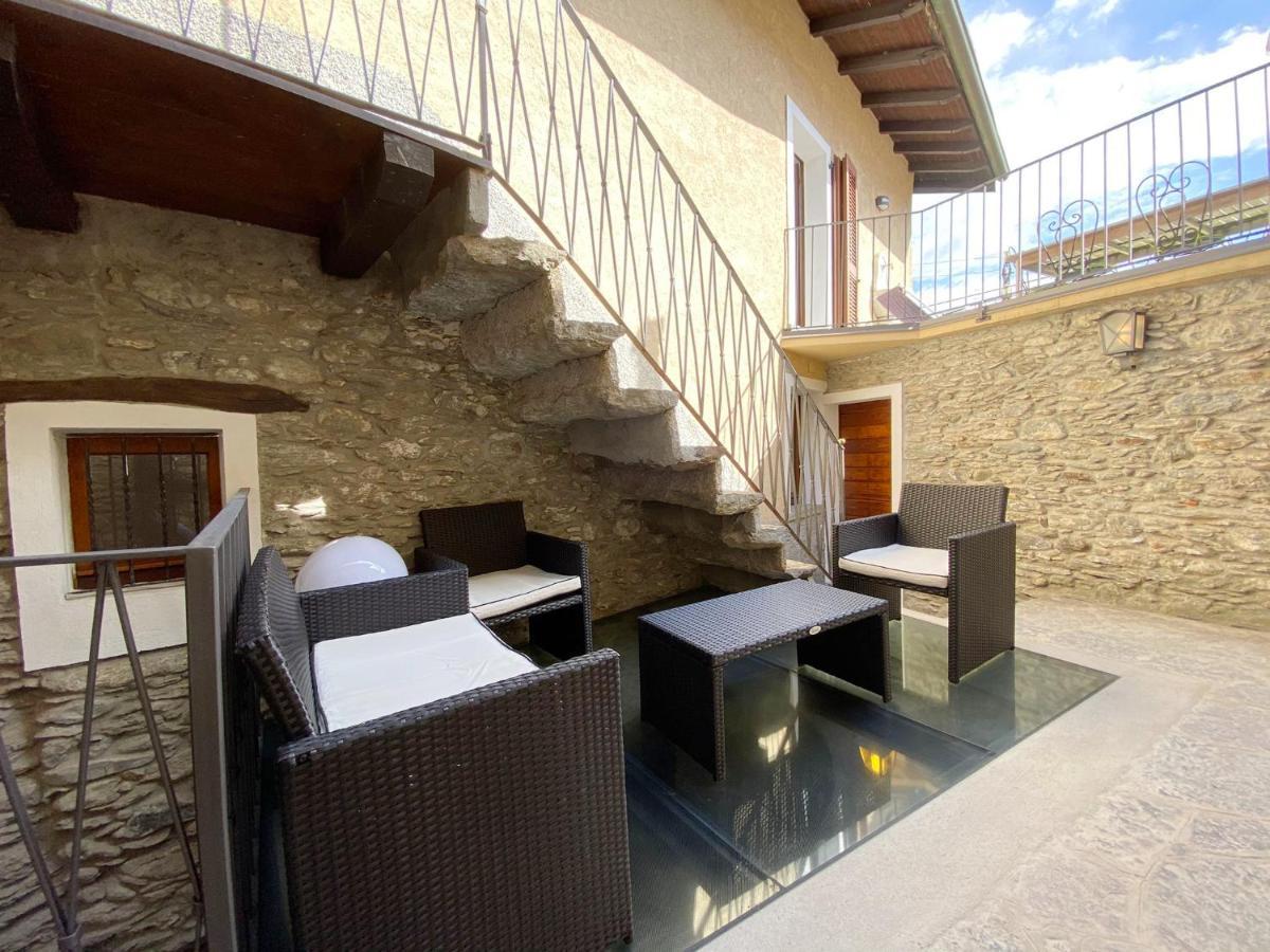 Independent Stone House With Lake View Musso Dış mekan fotoğraf