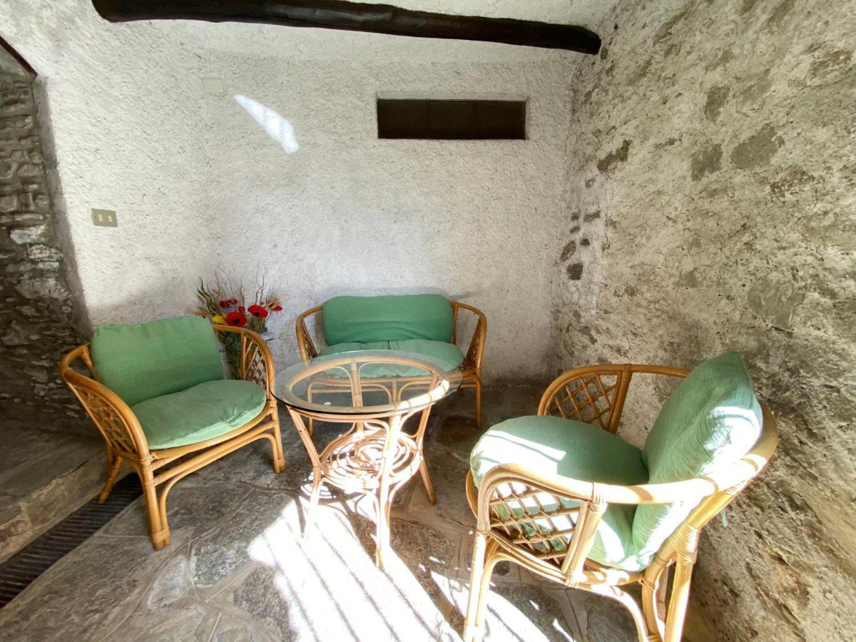 Independent Stone House With Lake View Musso Dış mekan fotoğraf